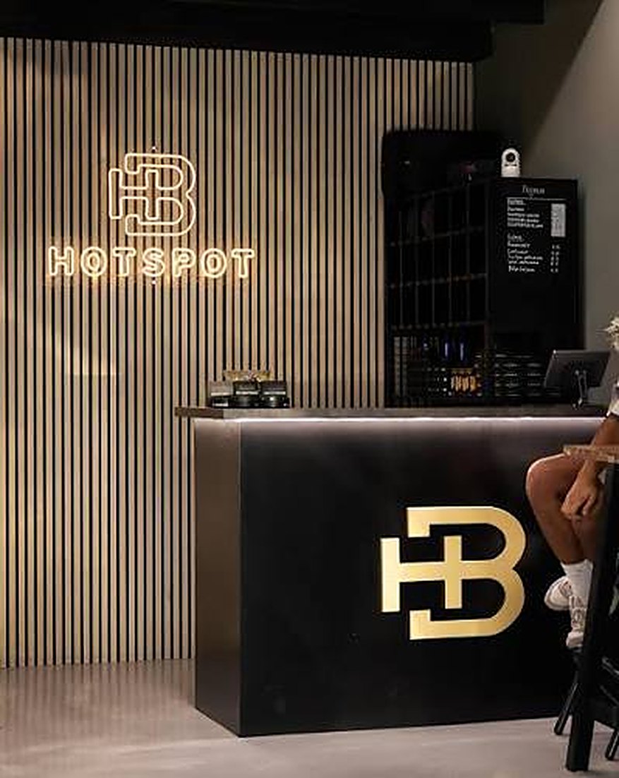 De balie van Hotspot Barbershop